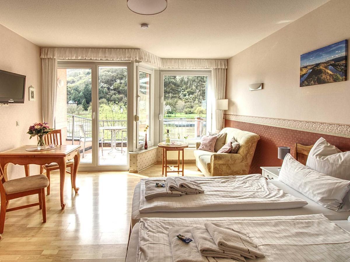 Ferienhaus Bullay Bagian luar foto